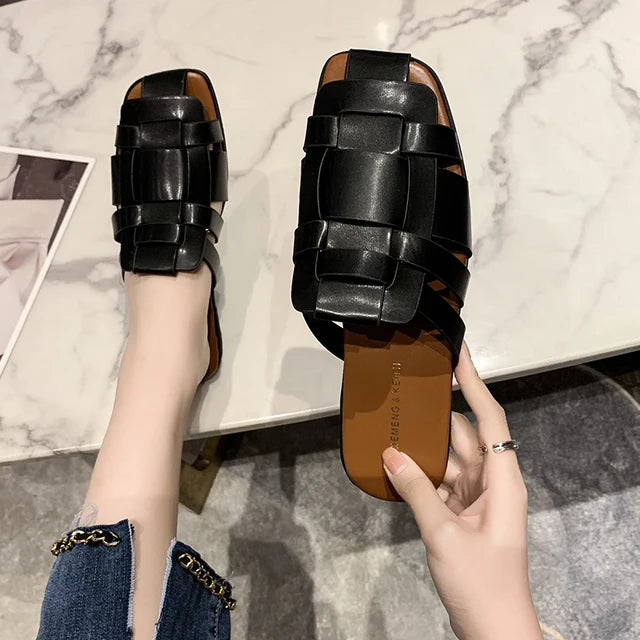 Dames-Slippers-Zomer-Nieuwe-Handgebreide-Platte-Outdoor-Sandalen-Vrije-Tijd-Outdoor-Eenvoudige-Dames-Casual-Basis-Slippers.jpg_640x640_098876d6-2b2a-45c3-8ec8-12c98a19c004.webp