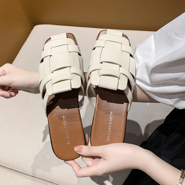 Dames-Slippers-Zomer-Nieuwe-Handgebreide-Platte-Outdoor-Sandalen-Vrije-Tijd-Outdoor-Eenvoudige-Dames-Casual-Basis-Slippers.jpg_640x640_0c8269de-d274-4e5a-aefc-78db83096927.webp