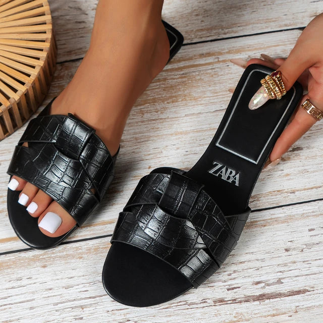 Designer-Vrouw-Platte-Slippers-2024-Nieuw-Geweven-Met-Comfortabele-Damesschoenen-Casual-Onderkant-Zomer-Damessandalen.jpg_640x640_373f5e27-1c20-4c28-8d93-07ca5fd094d1.webp