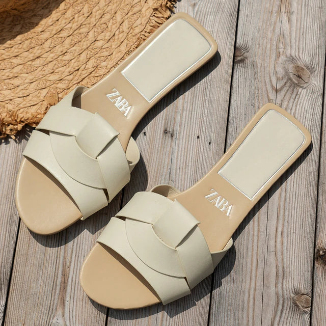 Designer-Vrouw-Platte-Slippers-2024-Nieuw-Geweven-Met-Comfortabele-Damesschoenen-Casual-Onderkant-Zomer-Damessandalen.jpg_640x640_d6876e35-8c34-4230-a2a2-e659ade4d332.webp