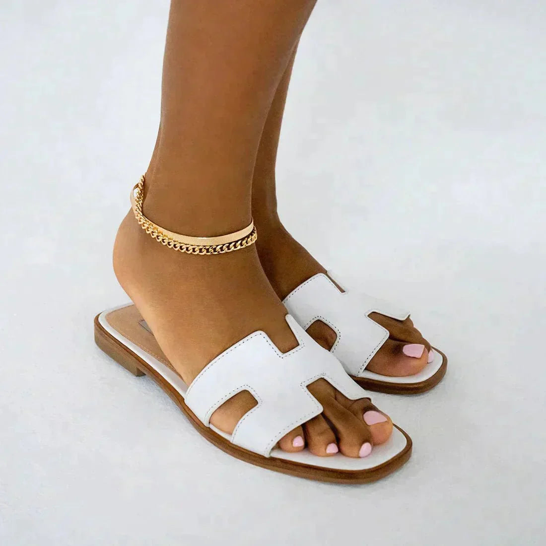 fabletti-uk-h-luxury-flat-sandal-41118982865217_121ef567-49f9-4c01-9350-989d6d62e946.webp