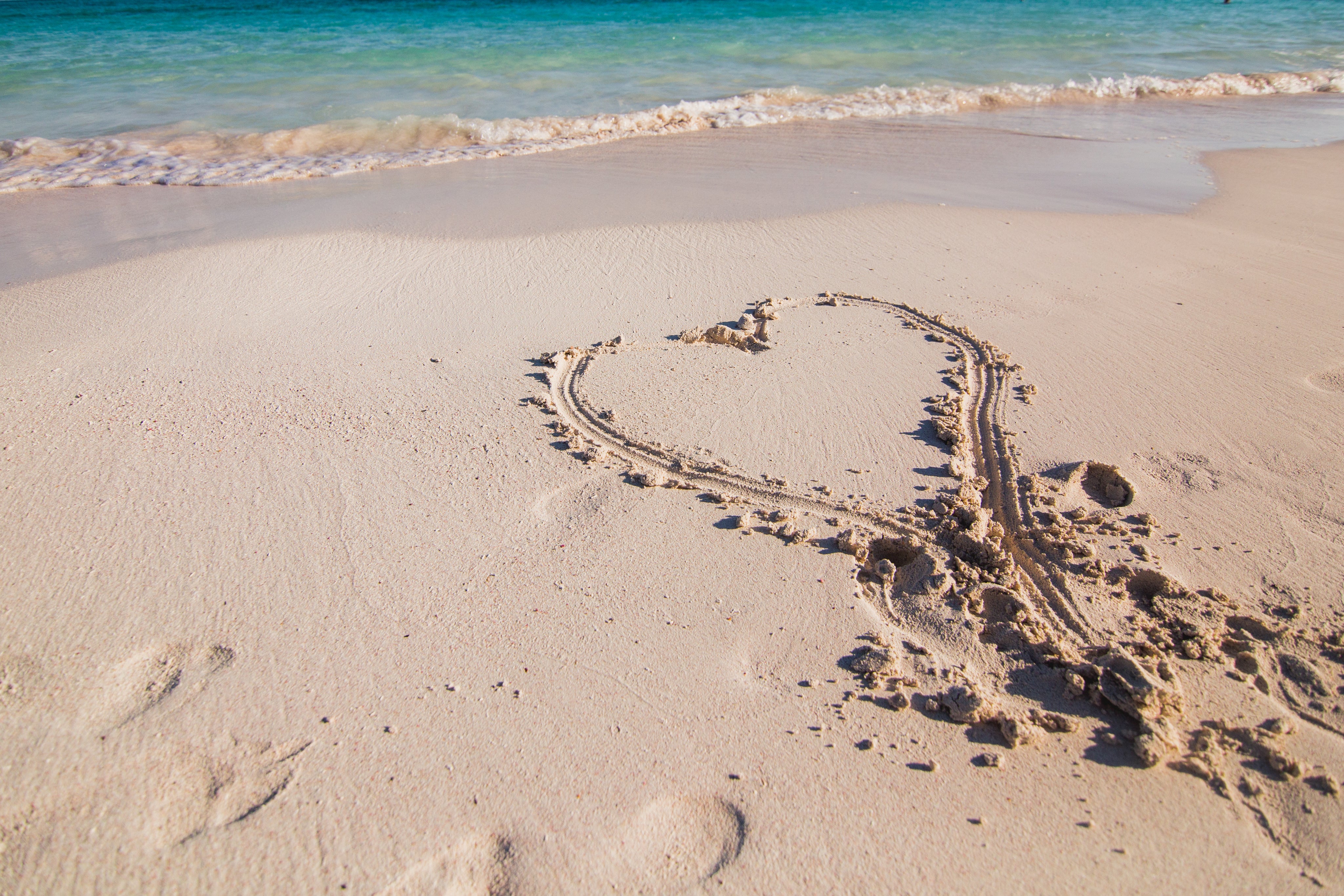 heart-in-the-sand.jpg